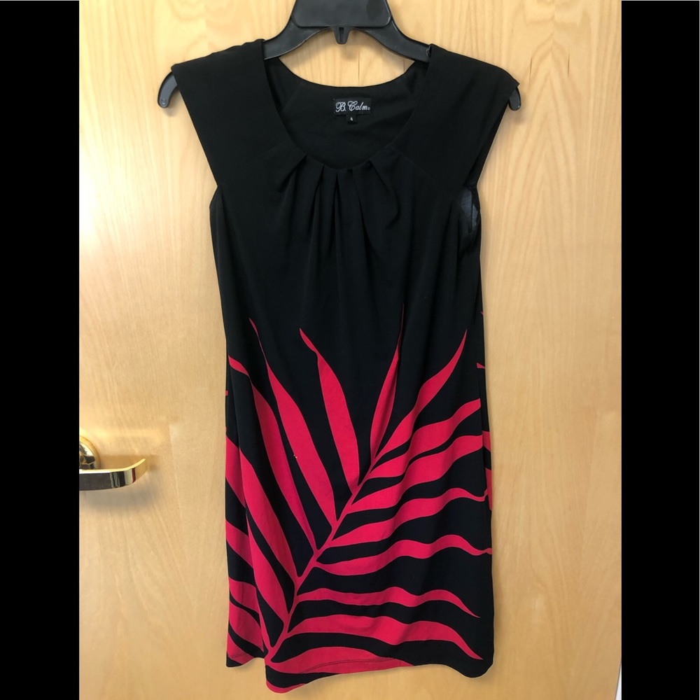 🌼3/$15🌼 Be Calm Black and red fern leaf dress Size 4